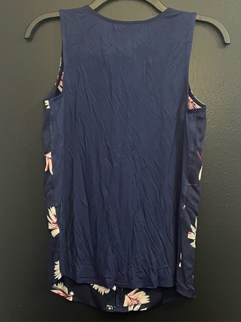 EXPRESS Navy Sleeveless Floral Blouse - Picture 2 of 5